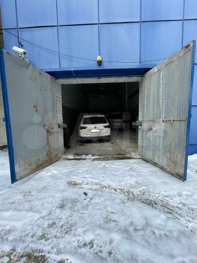 Гараж, > 30 м²