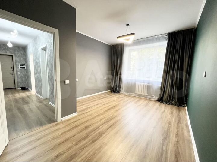 2-к. квартира, 56 м², 2/4 эт.