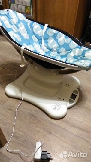 Укачивающий центр 4moms