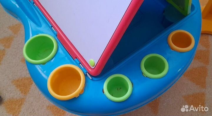 Столик для малышей для рисования с двусторонней до