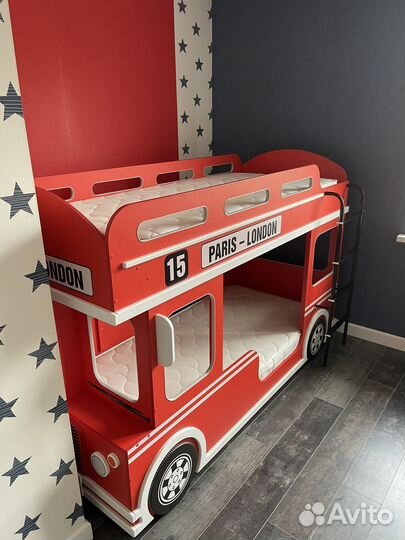 Двухъярусная детская кровать