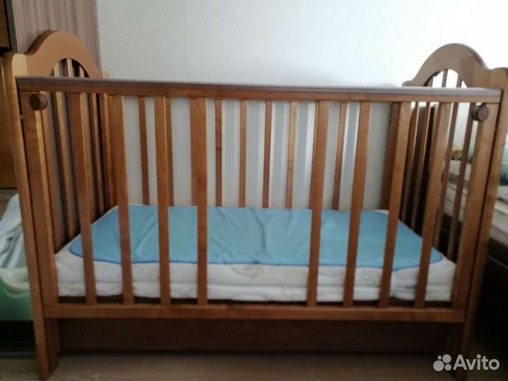 Детская кроватка