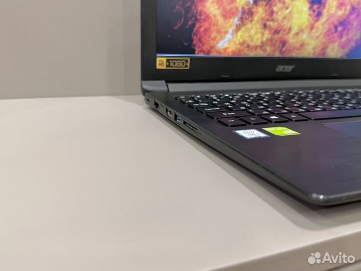 Acer i3 8gen/12gb/mx130/ssd+1tb/Full HD