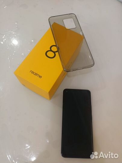 Телефон Realme 8