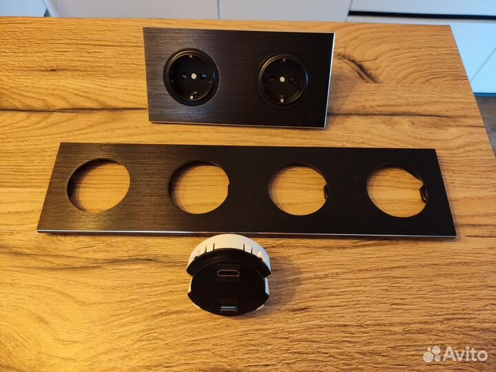 Продаётся стильный комплект розеток и выключателей