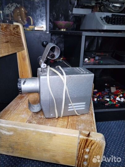 Проектор для диафильмов советский