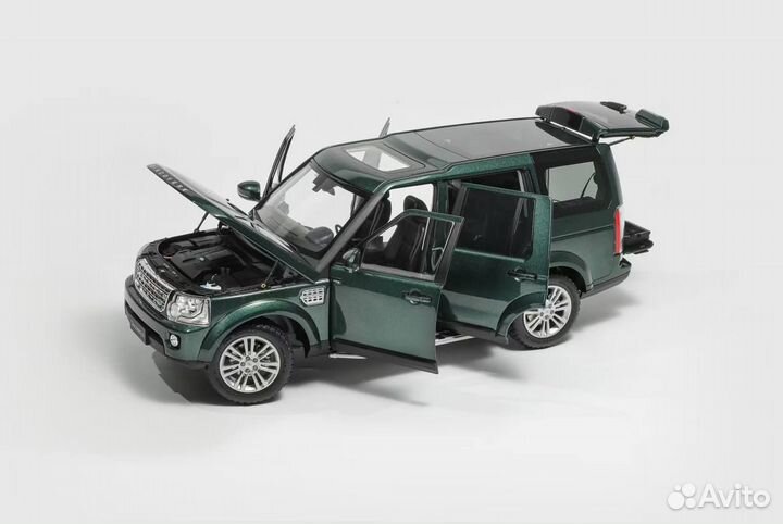 Land Rover Discovery 4 1:18 Whelart