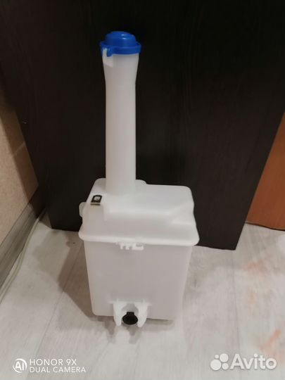 Бочек для омывательной жидкости