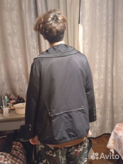 Ветровка женская