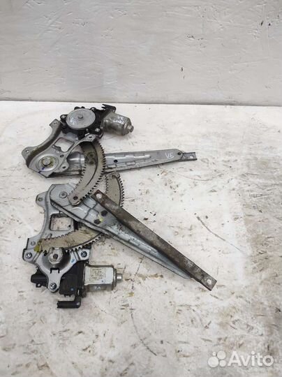 Стеклоподъемник задний левый Nissan Tiida C11