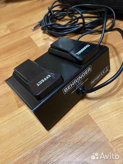 30W с эффектами Behringer VT30fx