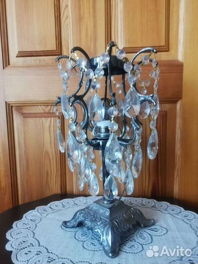 Настольная лампа