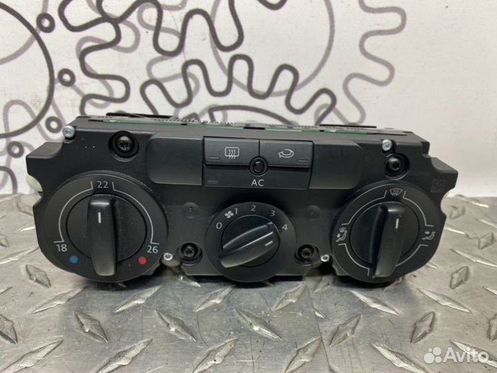 Блок управления климат-контролем Volkswagen Golf 5