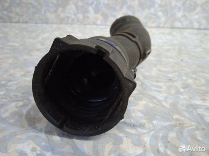 Патрубок радиатора нижний Volkswagen Tiguan 5N1