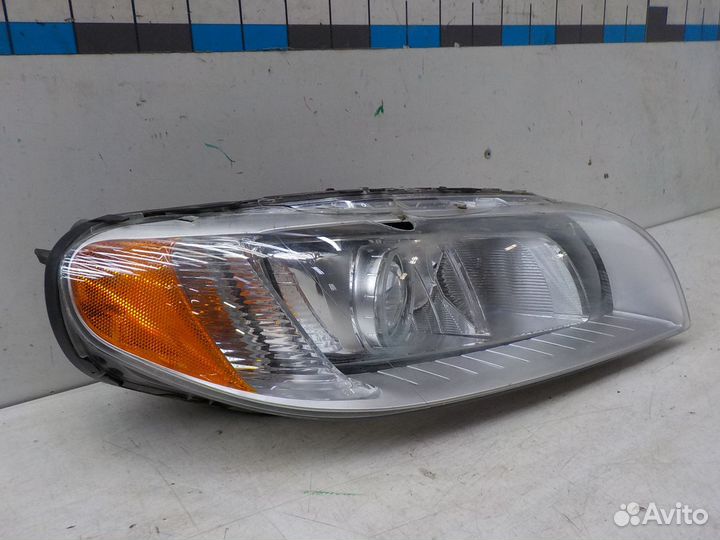 Фара правая на Volvo XC 70