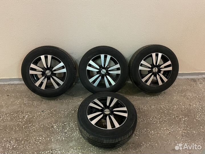 Литые диски Neo R15 с резиной Bridgestone