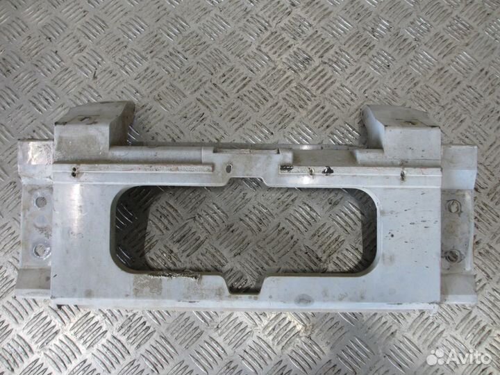 Бампер центральная часть Mercedes-Benz A9438850301