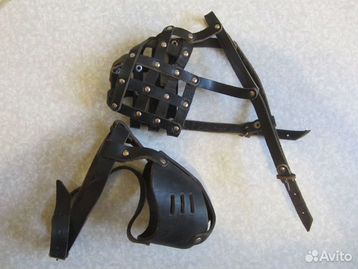 Два намордника кожа