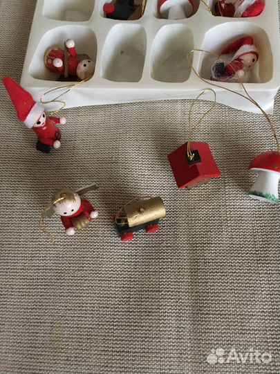 Набор елочных игрушек. Дерево