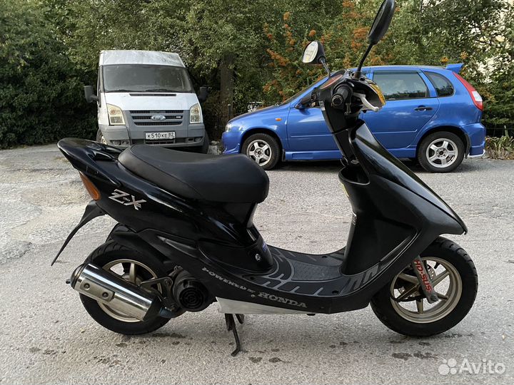 Honda Dio AF-35 ZX с контейнера