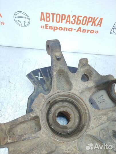 Кулак поворотный правый Mercedes W163 ML320