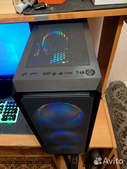 Игровой компьютер в сборе