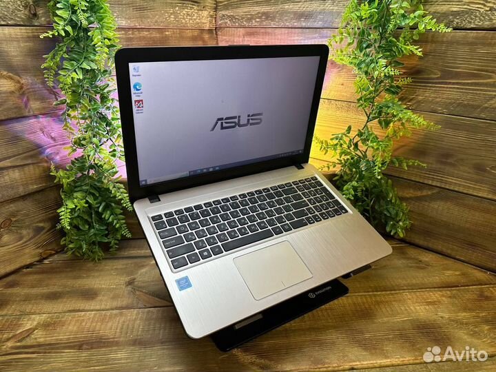 Отличного состояния Asus 4ядра/SSD