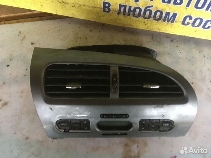 Рамка магнитолы seat Leon