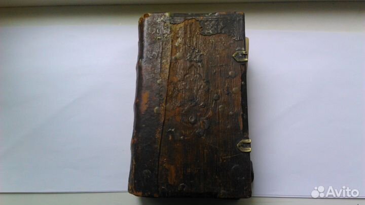 Старинная церковная книга