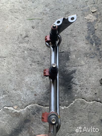 Топливная рампа Мерседес M104