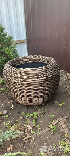 Кашпо из ротанга