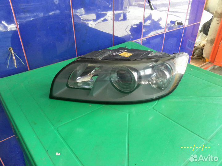 Фара левая Volvo S40 V50 галоген серая