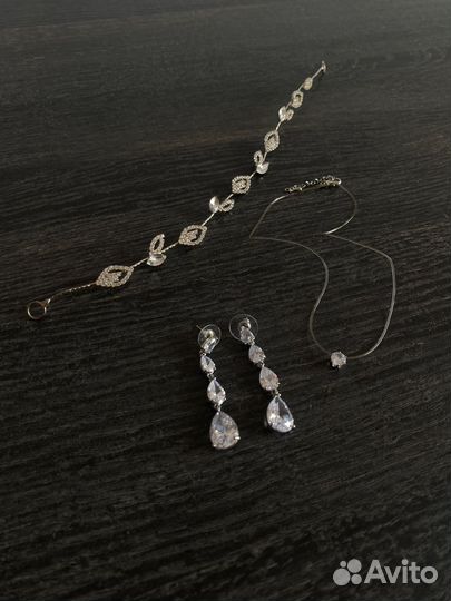 Серьги, колье, диадема