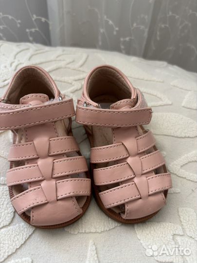 Сандалии для девочки р 20