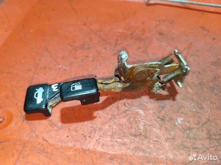 Ручка открывания багажника и бака Mitsubishi
