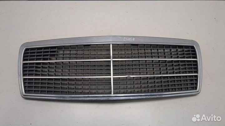 Решетка радиатора Mercedes C W202, 1993