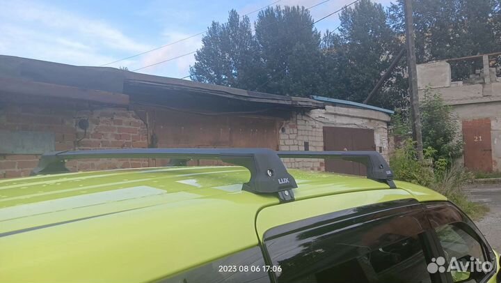 Поперечины на крышу Toyota Sienta