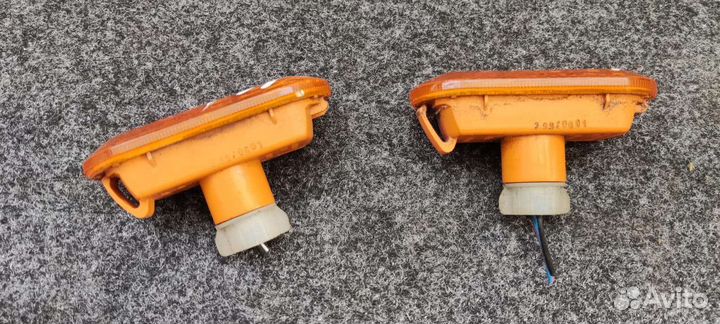 Повторитель в переднее крыло Ford