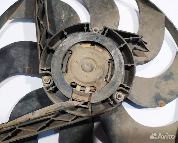 Вентилятор охлаждения двс Skoda Fabia 2