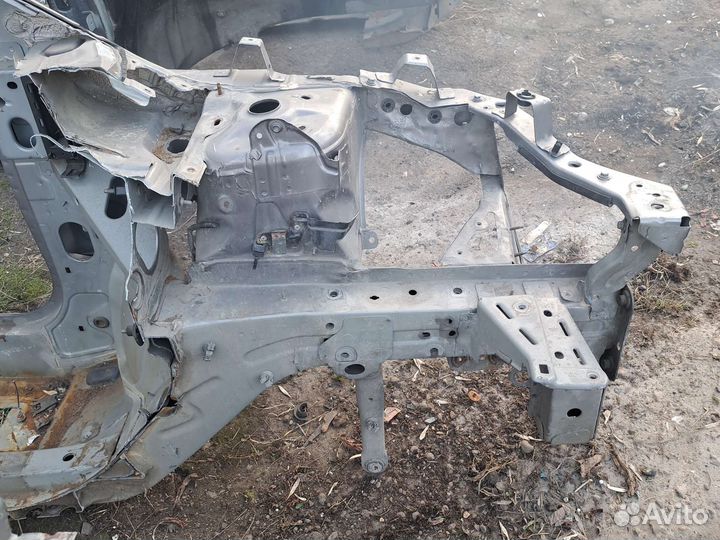 Лонжерон передний правый и левый Renault Fluence