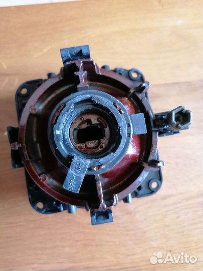 Фара противотуманная Мицубиси Делика оригинал б/у