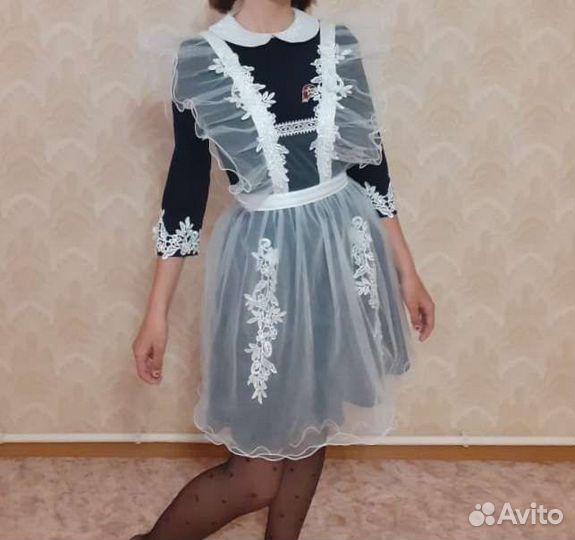 Белый школьный фартук