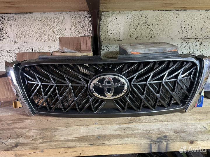 Решетка рпдиатора toyota land cruiser prado 150
