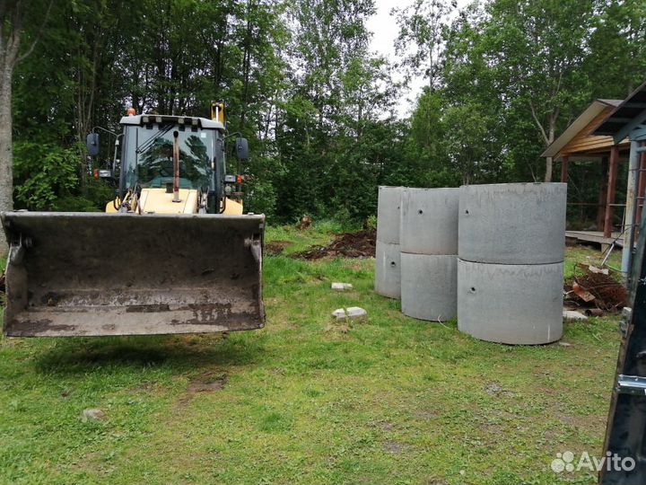 Экскаватор погрузчик и Самосвал