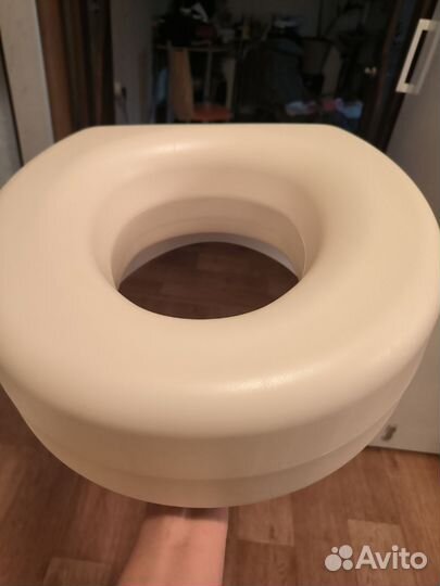 Сиденье для унитаза. Увеличивает высоту унитаза