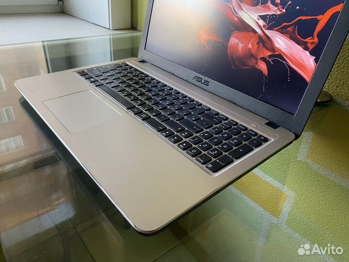 Asus Laptop / Core i3-7020U / MX 110 / FHD