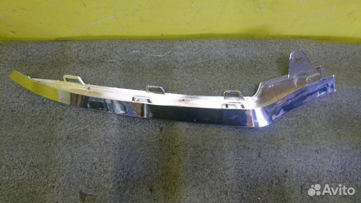 Бампер - решетка Mercedes W212 E новый е е212 е-класс