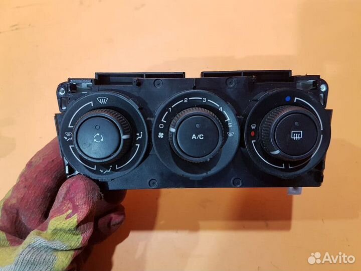 Блок управления печкой на Peugeot 308