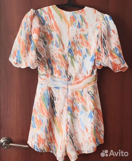 Комбинезон на молнии с шортами