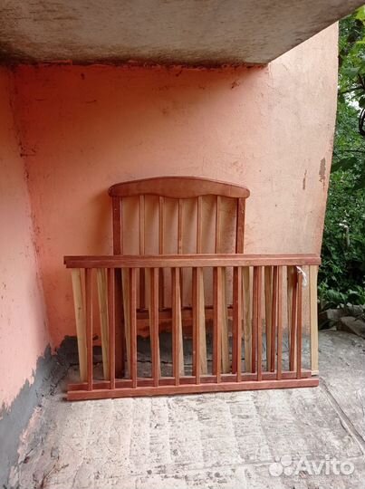 Детская кроватка